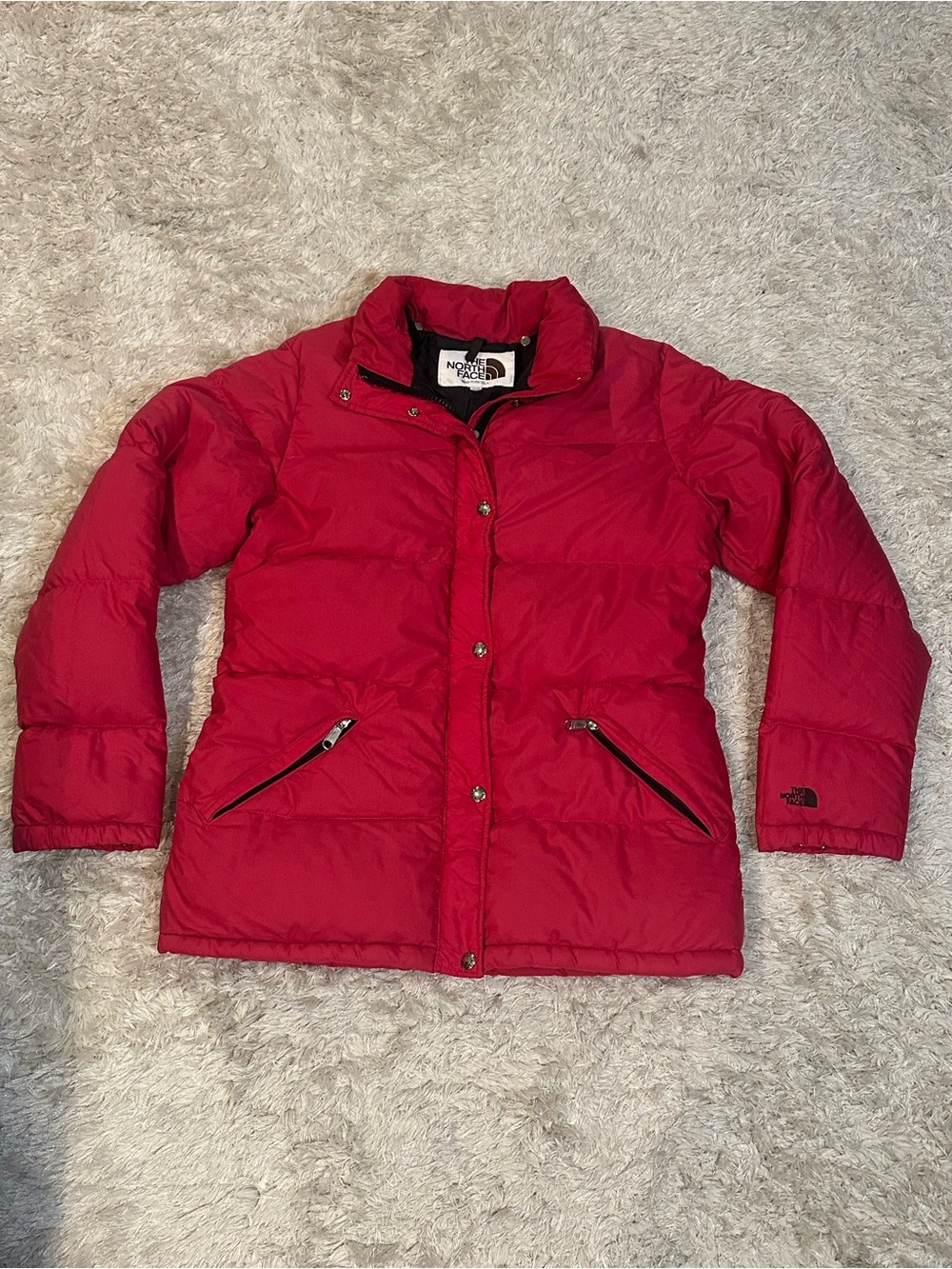 The North Face Women's Pinkish Red Insulated Puffer Jacket - Medium